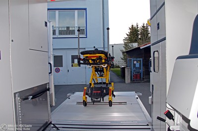 Schwerlasttrage auf der Laderampe