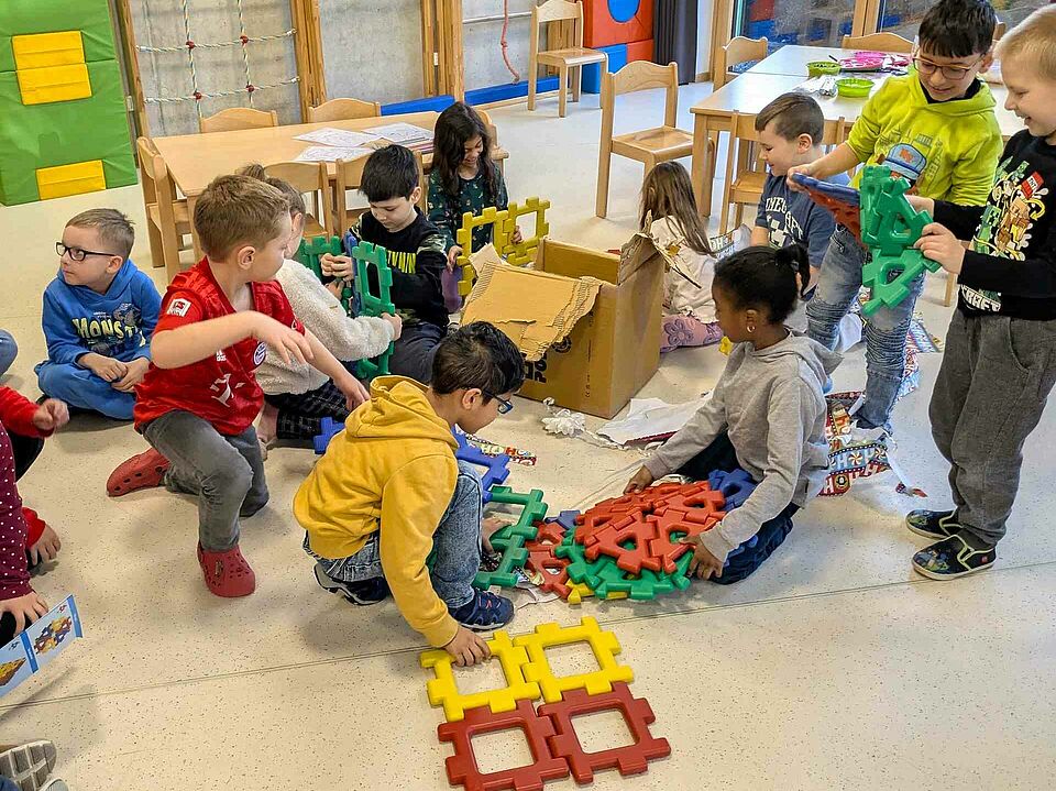 PXL_20251218_084249767.MP Große Bausteine waren im Geschenk verpackt
