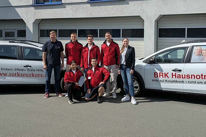 Das Werbeteam zusammen mit Jörg von der Grün (Geschäftsführer BRK-Kreisverband Hof, links) und Annett Datschkus (Ansprechpartnerin Fördermitglieder, rechts)