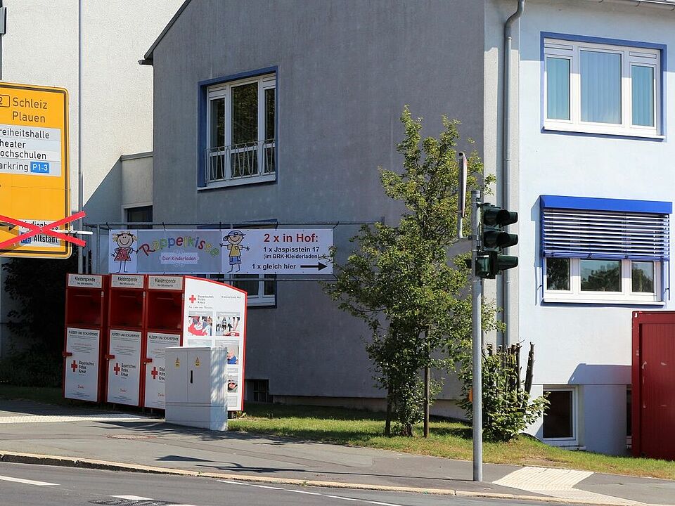 Hinweis-Banner für die Rappelkiste an der Ernst-Reuter-Straße