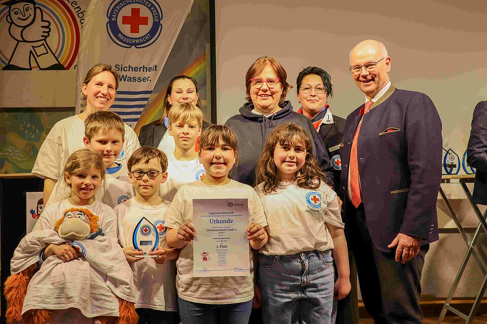 Kinder bei der Siegerehrung